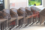 Стифиращи столове от ратан за открито заведения